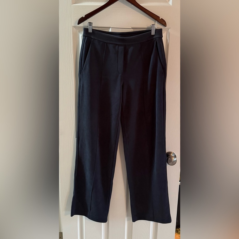 Lululemon
Softstream pintuck mid-rise pant